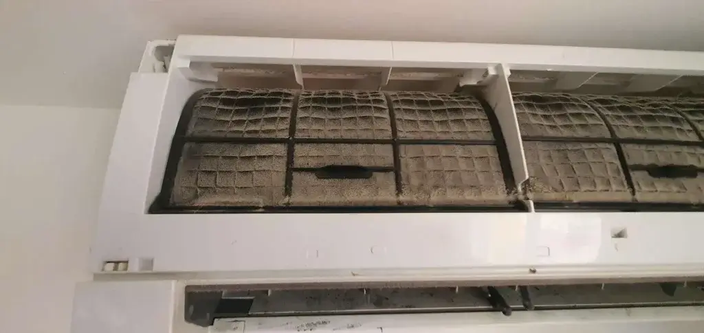 cleaning of filters air conditioning